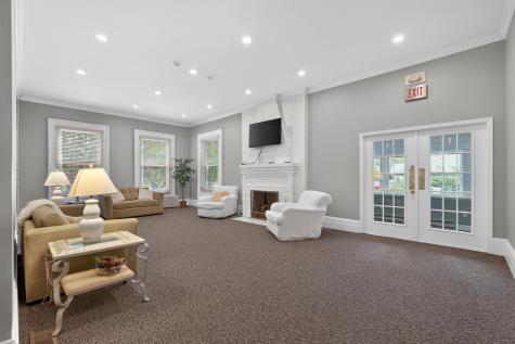 20 Oak Lane Eatontown Boro NJ 07724