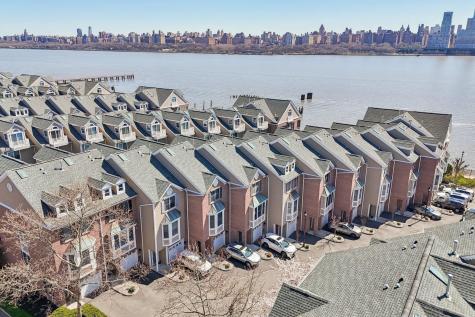 428 Newburgh Court West New York NJ 07093