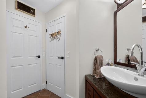 1020 Harmon Cove Tower Secaucus NJ 07094-1737