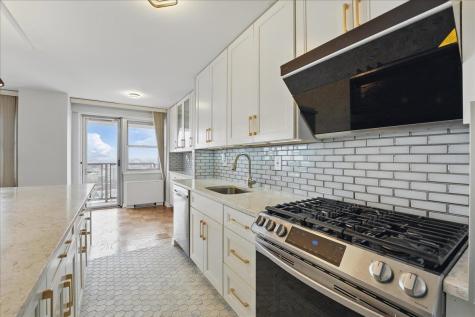 6600 Boulevard East West New York NJ 07093
