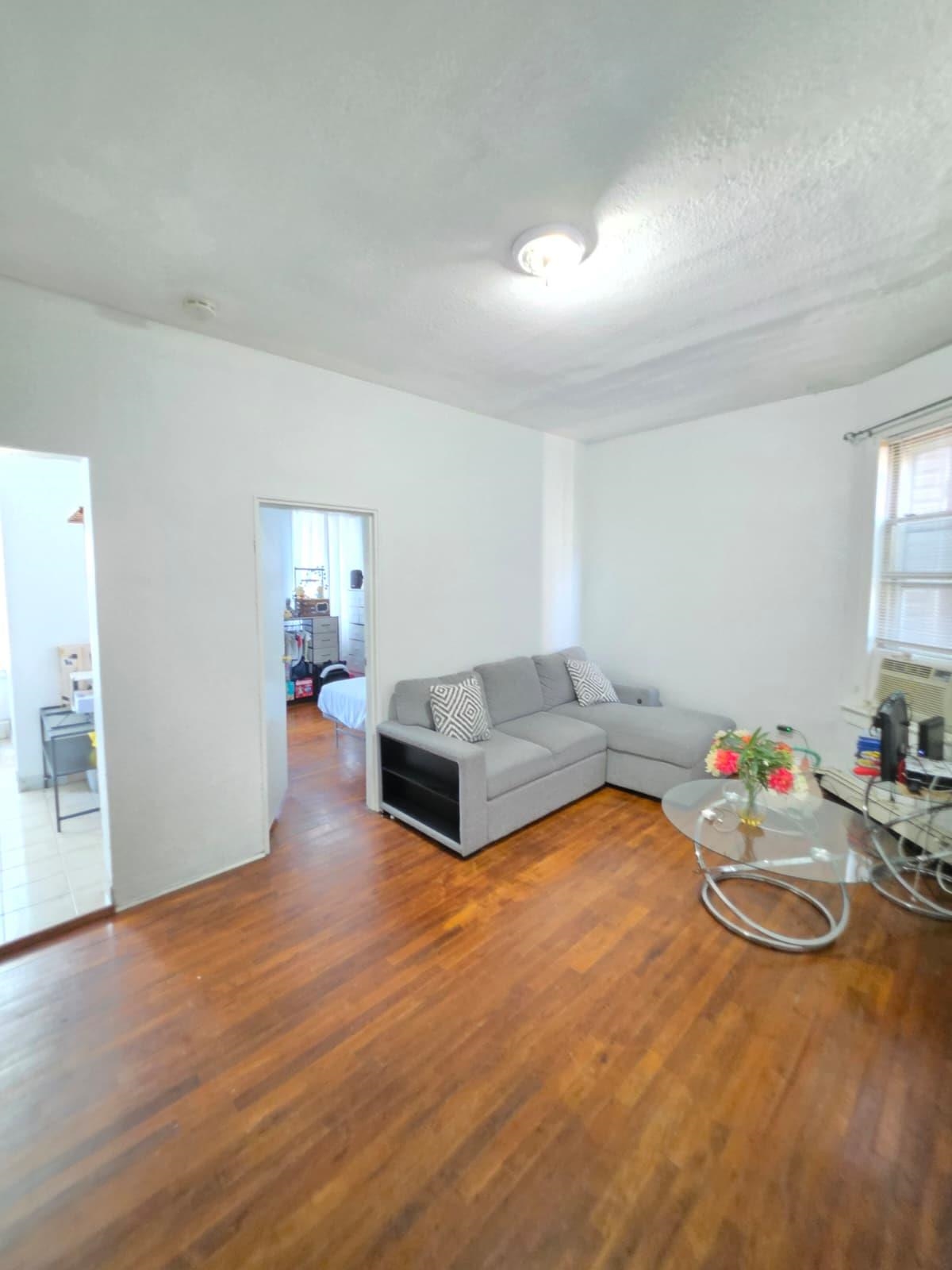 213 48th Street Union City NJ 07087