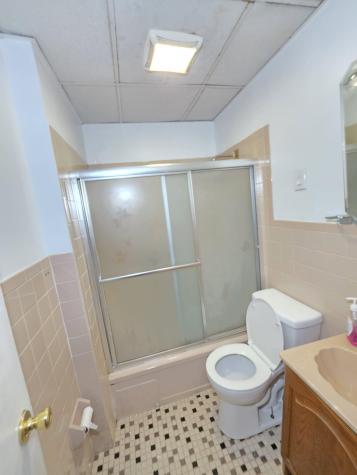 213 48th Street Union City NJ 07087