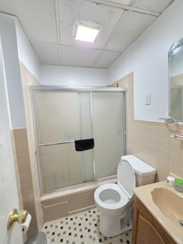 213 48th Street Union City NJ 07087