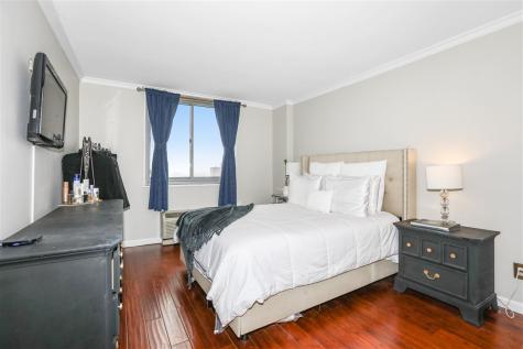 100 Manhattan Avenue Union City NJ 07087
