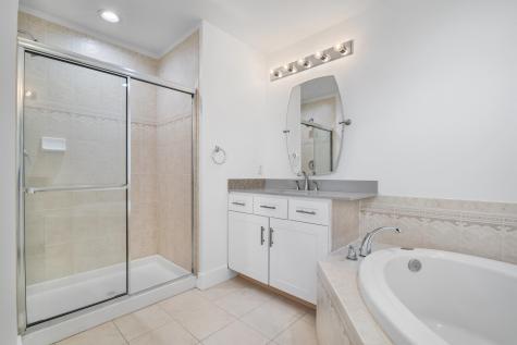 11 Bayside Drive Bayonne NJ 07002