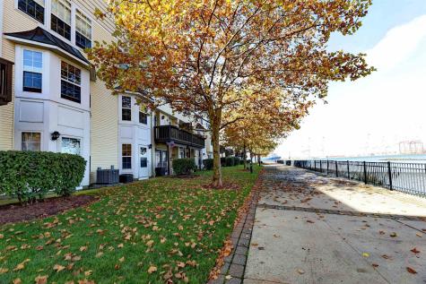 11 Bayside Drive Bayonne NJ 07002