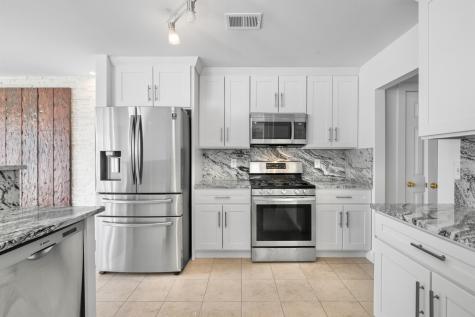 11 Bayside Drive Bayonne NJ 07002