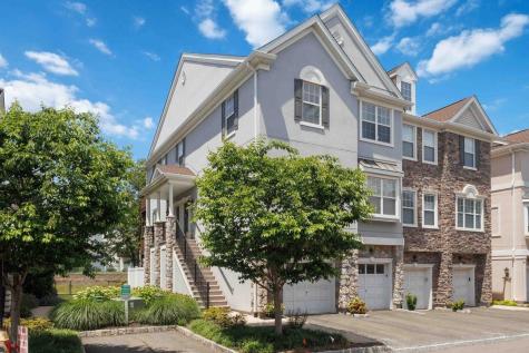 22 Barrister Court Clifton NJ 07013
