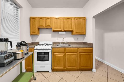 523-525 34th Street Union City NJ 08083
