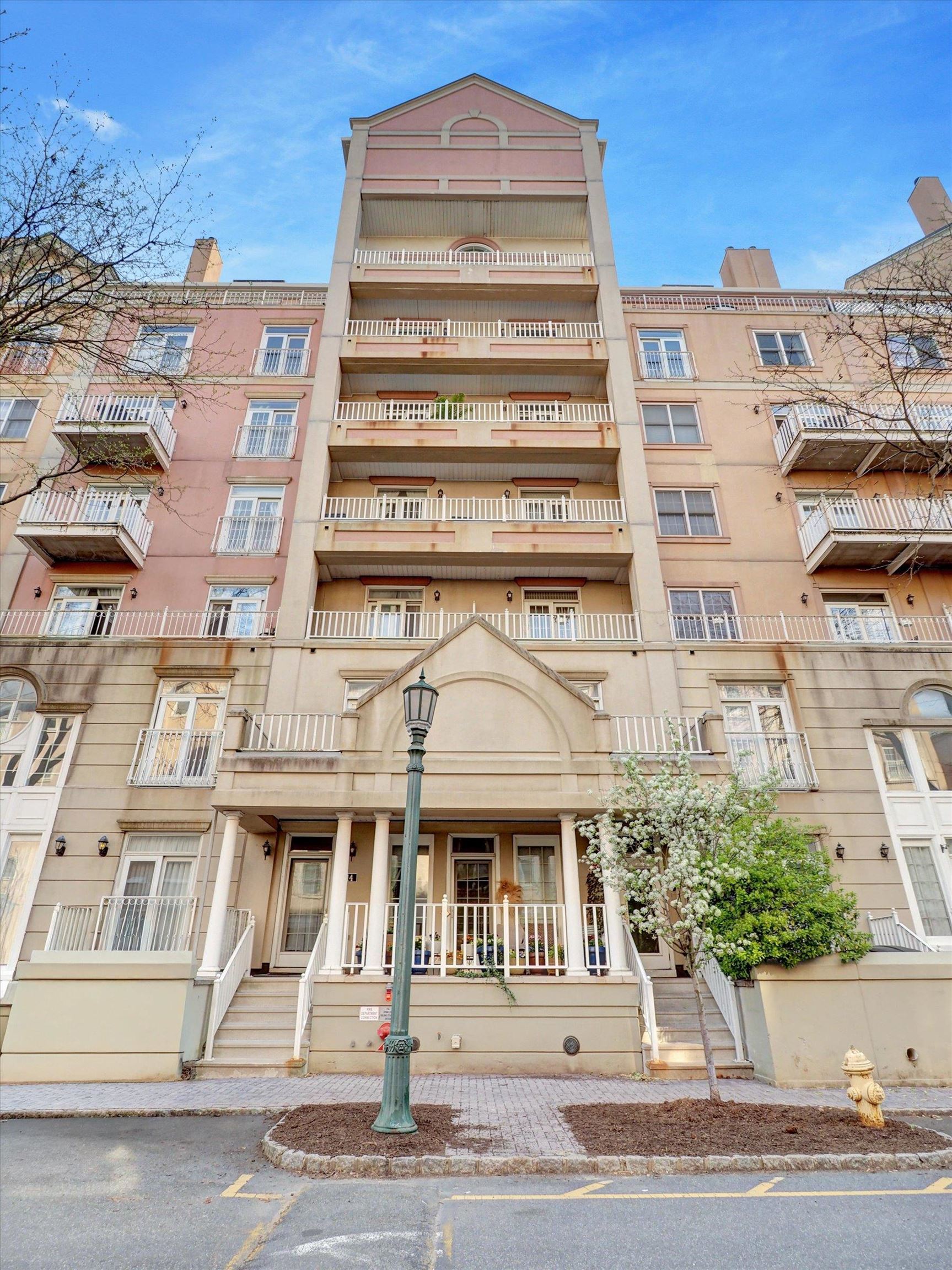 208 Shearwater Court West Jersey City NJ 07305