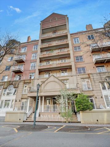 208 Shearwater Court West Jersey City NJ 07305
