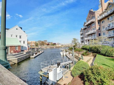 208 Shearwater Court West Jersey City NJ 07305