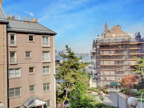 208 Shearwater Court West Jersey City NJ 07305