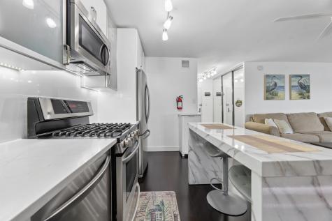 6040 Boulevard East West New York NJ 07093