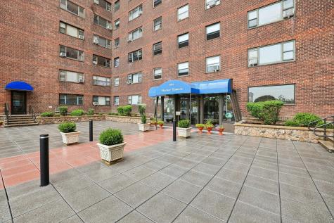6515 Boulevard East West New York NJ 07093