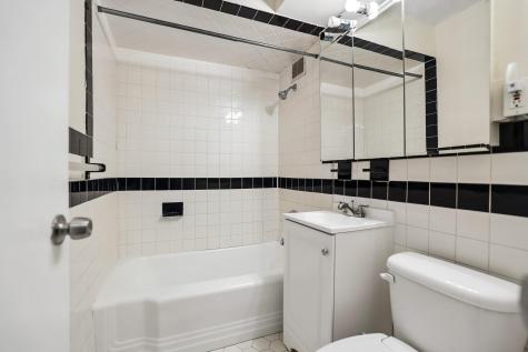6515 Boulevard East West New York NJ 07093