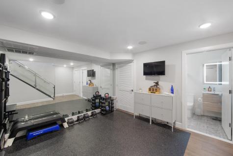 606 Undercliff Avenue Edgewater NJ 07020