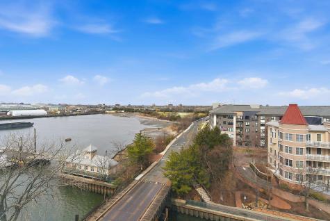 206 Shearwater Court West Jersey City NJ 07305