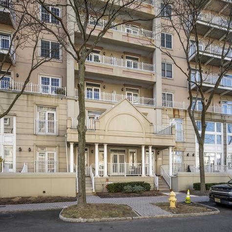 206 Shearwater Court West Jersey City NJ 07305