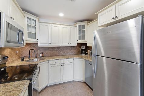 206 Shearwater Court West Jersey City NJ 07305