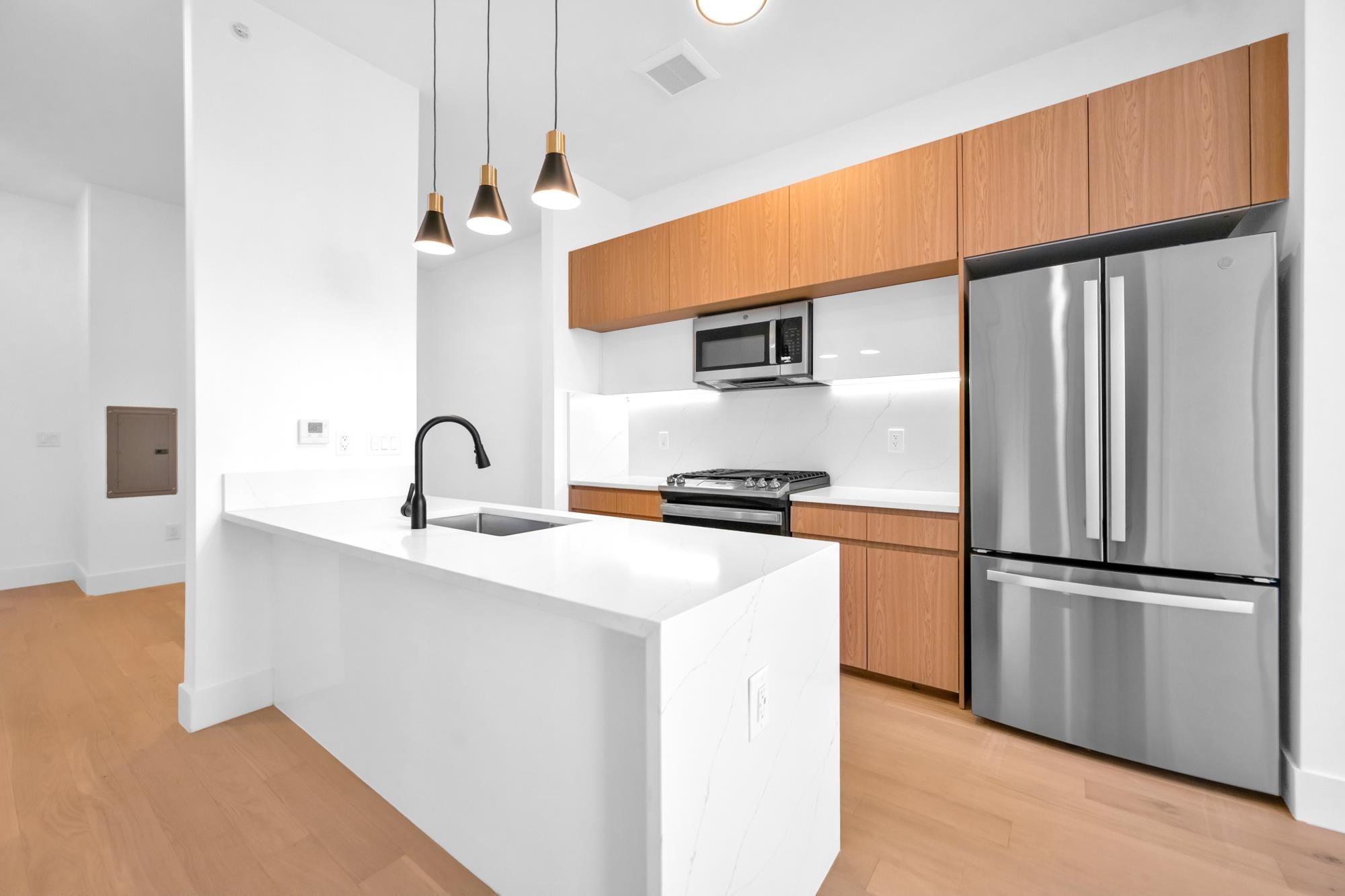 649 38th Street Union City NJ 07087