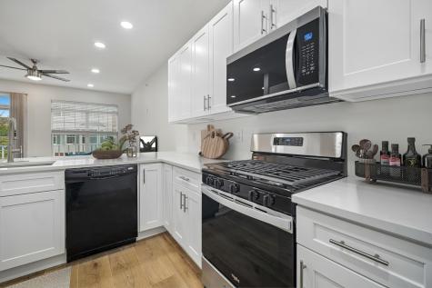 3 Tottenham Court Jersey City NJ 07305