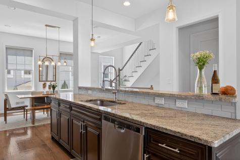 197 Roosevelt Drive Wood-ridge NJ 07075