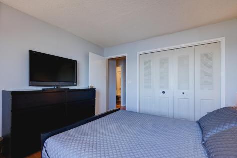 1212 Harmon Cove Tower Secaucus NJ 07094
