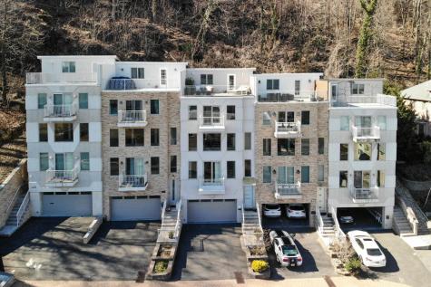 7 Oakdene Terrace Edgewater NJ 07020