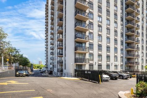 100 Manhattan Avenue Union City NJ 07087