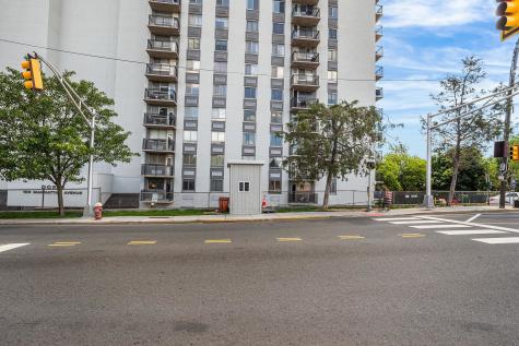100 Manhattan Avenue Union City NJ 07087