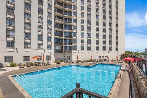 100 Manhattan Avenue Union City NJ 07087
