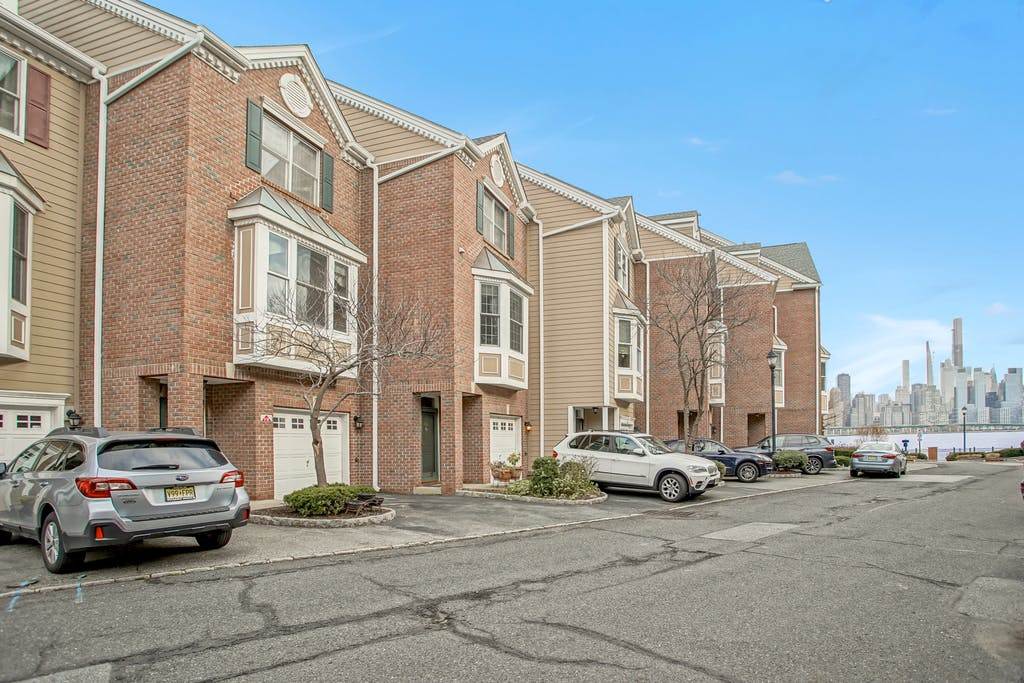 449 Albany Court West New York NJ 07093