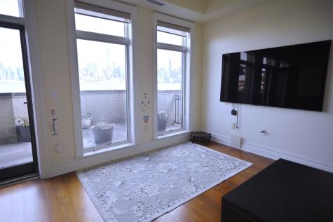 4 Henley Place Weehawken NJ 07086