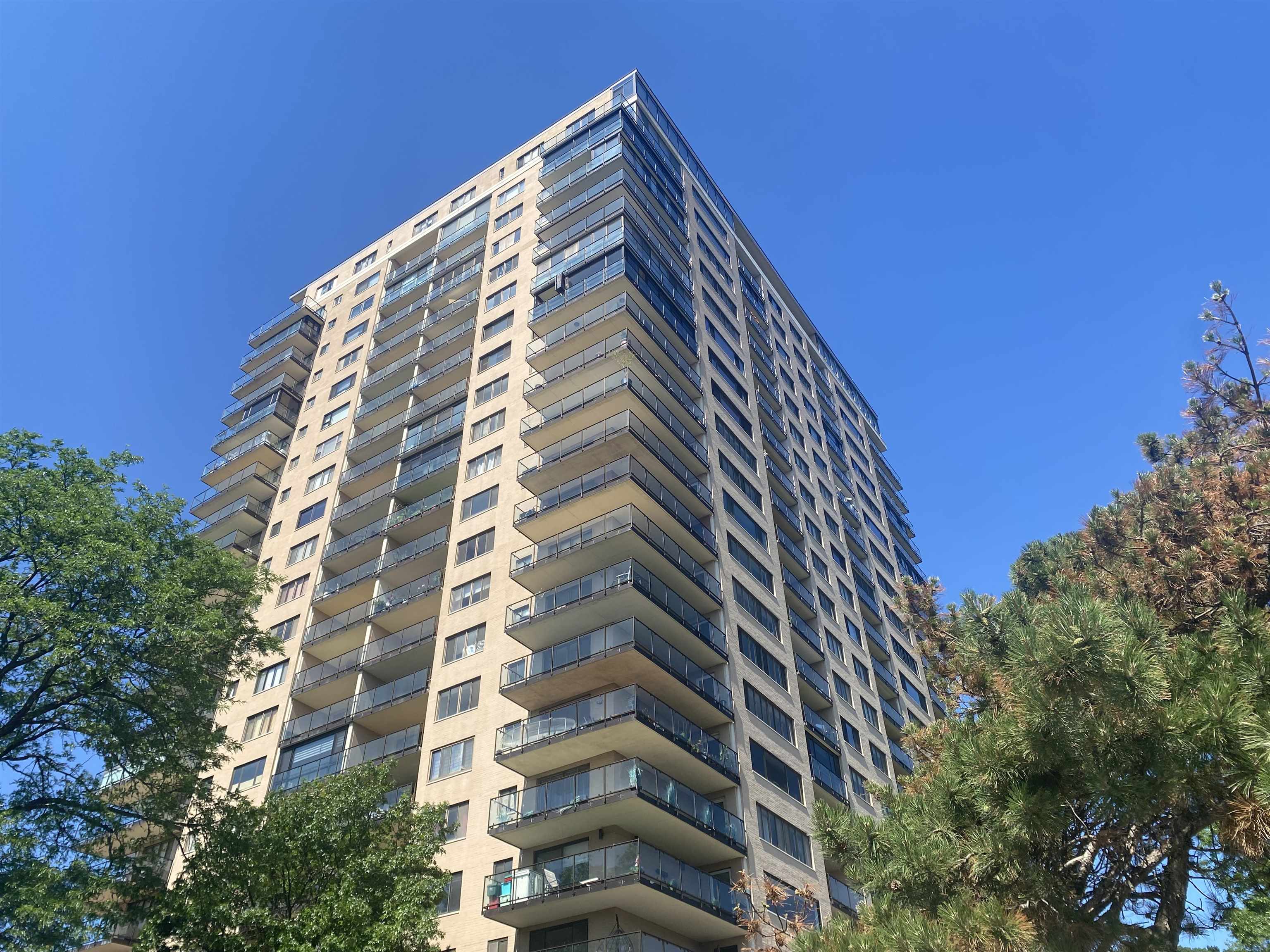 1203 River Road Edgewater NJ 07020
