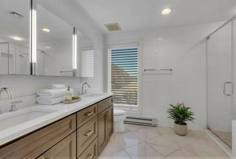 31 Cambridge Way Weehawken NJ 07086