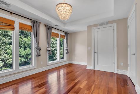 31 Cambridge Way Weehawken NJ 07086