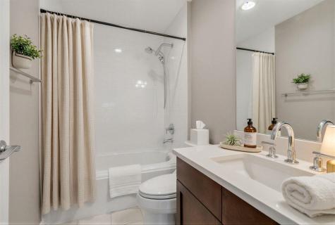 31 Cambridge Way Weehawken NJ 07086