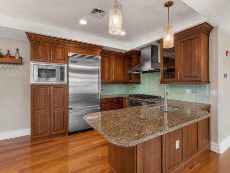 31 Cambridge Way Weehawken NJ 07086