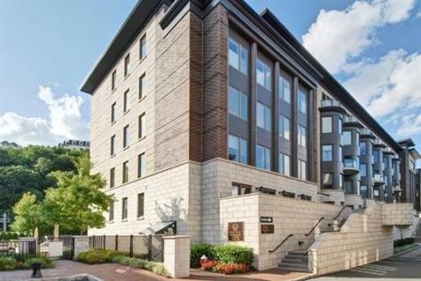 31 Cambridge Way Weehawken NJ 07086