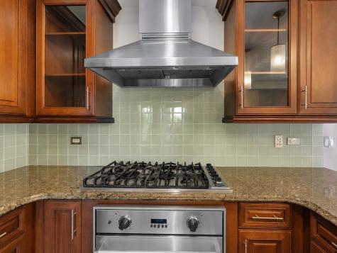 31 Cambridge Way Weehawken NJ 07086