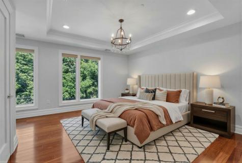 31 Cambridge Way Weehawken NJ 07086