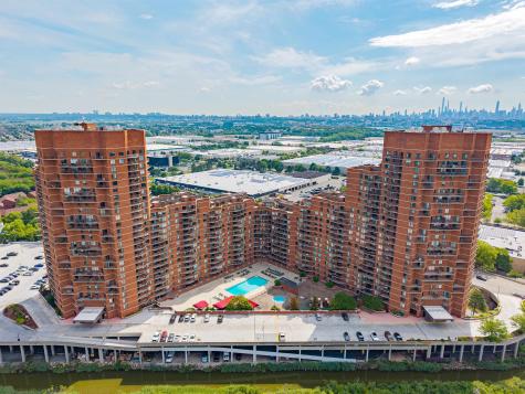 2006 Harmon Cove Tower Secaucus NJ 07094