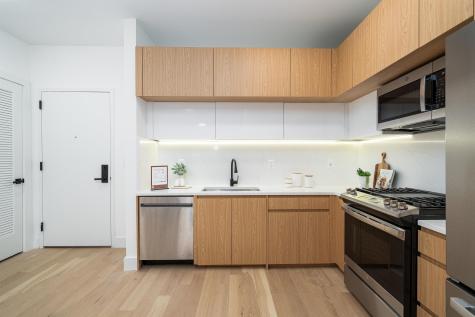 649 38th Street Union City NJ 07087