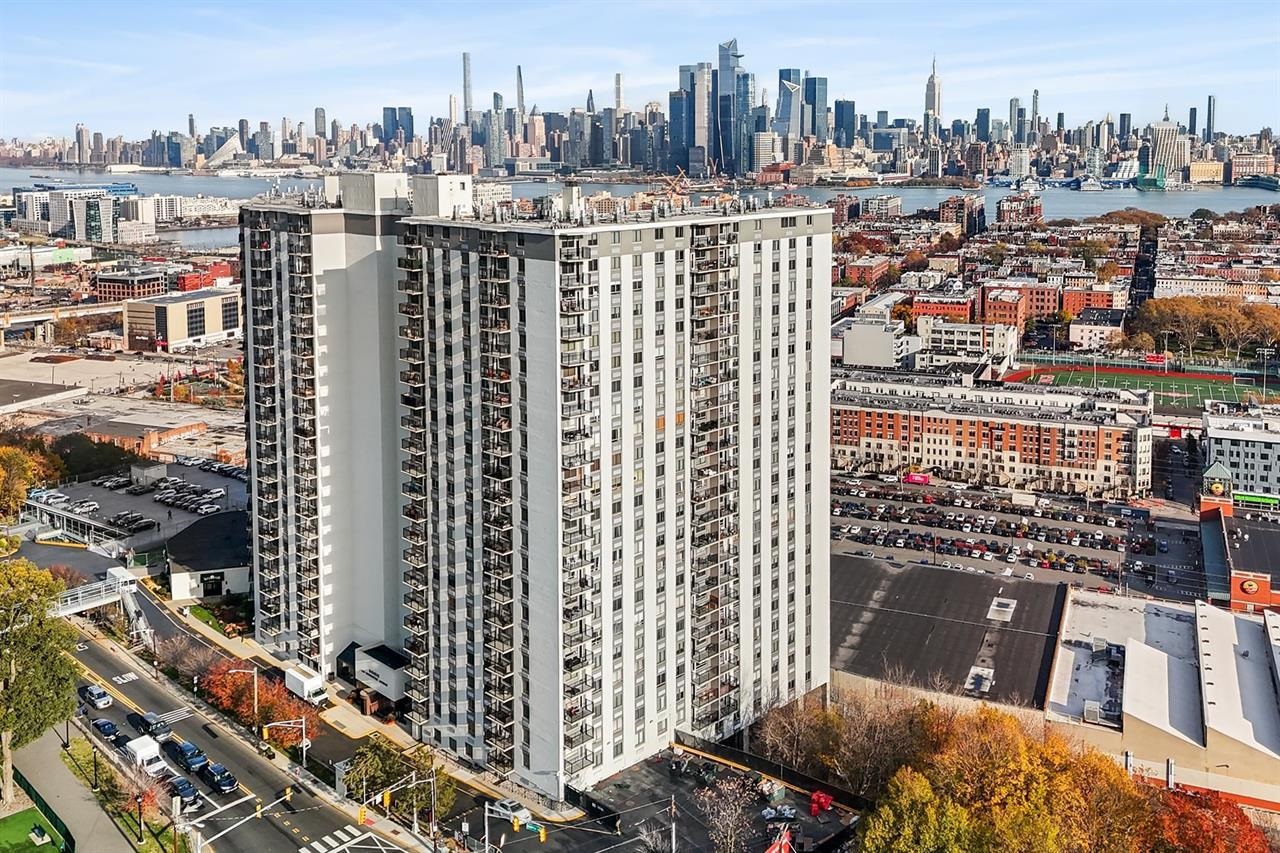 100 Manhattan Avenue Union City NJ 07087