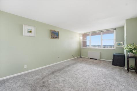 6040 Boulevard East West New York NJ 07093
