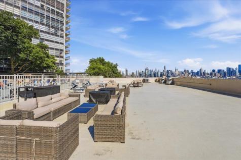6040 Boulevard East West New York NJ 07093