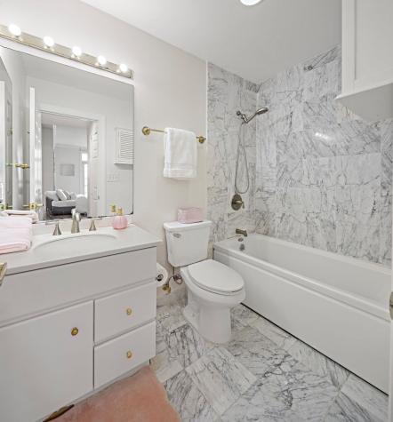 207 Shearwater Court West Jersey City NJ 07305