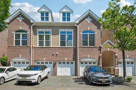 102 Abbie Court Guttenberg NJ 07093