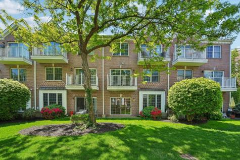 102 Abbie Court Guttenberg NJ 07093
